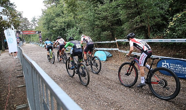 Kocaeli’de Uluslararası Dağ Bisikleti Kupası Yarışları start aldı