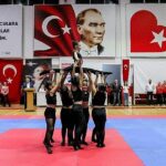 Bayraklı kış spor okulları açıldı