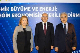 iicec-konferansi-ekonomik-buyume-ve-enerji-gelecegin-ekonomisini-sekillendirmek-temasiyla-duzenlendi.jpg